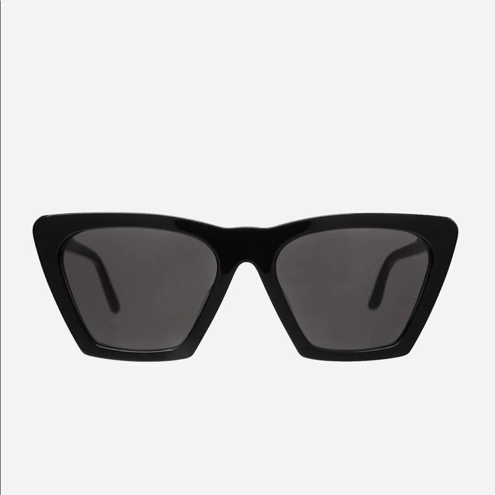 ILLESTEVA WOMEN'S LISBON BLACK SUNGLASSES